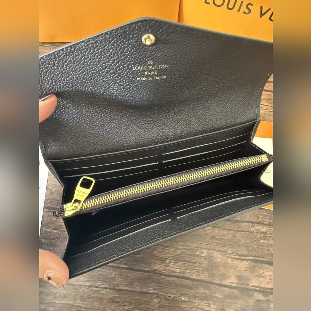 Louis Vuitton Black Monogram Sarah Wallet - Picture 8 of 14